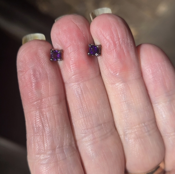 Amethyst sterling & rhodium stud post earrings - Picture 12 of 15